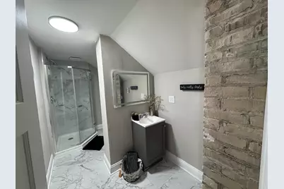 3716 W Branting Ln, Milwaukee, WI 53215 - Photo 10