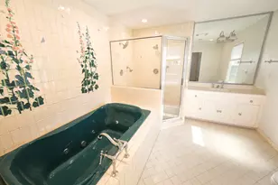 229 Indian Creek Ct, Fox Point, WI 53217 - Photo 38