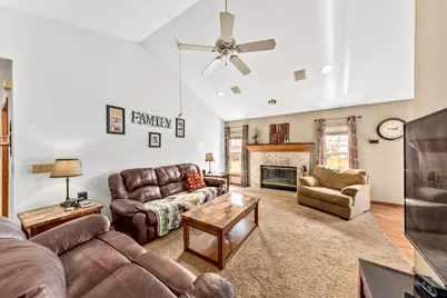 416  Pleasant St, Eagle, WI 53119 - Photo 10