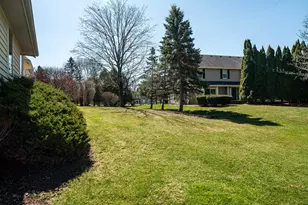 W150N10257 Windsong Circle, Germantown, WI 53022 - Photo 32