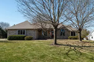 W150N10257 Windsong Circle, Germantown, WI 53022 - Photo 38