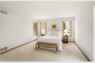 W150N10257  Windsong Cir, Germantown, WI 53022 - Photo 14