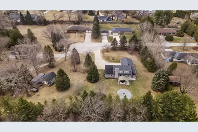 2658  Northwoods Ln, Port Washington, WI 53074 - Photo 2