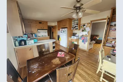 2575 S 76th St, West Allis, WI 53219 - Photo 10