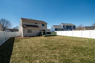 3533 Rivers Crossing Dr, Waukesha, WI 53189 - Photo 24