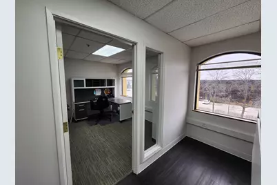 15850 W Bluemound Rd #304, Brookfield, WI 53005 - Photo 2