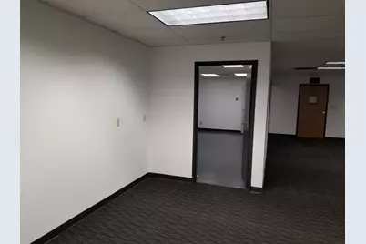 15850 W Bluemound Rd #15, Brookfield, WI 53005 - Photo 4