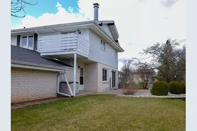 3340 S Russel Rd, New Berlin, WI 53151 - Photo 32