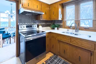 3340 S Russel Rd, New Berlin, WI 53151 - Photo 10