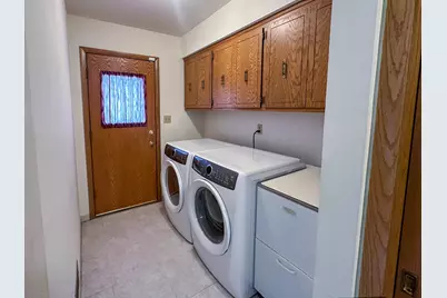 3340 S Russel Rd, New Berlin, WI 53151 - Photo 22