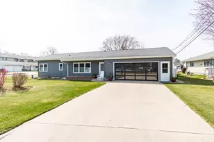 3814 Holly Pl, La Crosse, WI 54601 - Photo 2