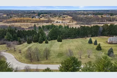 13965 N Pine Bluff Rd, Mequon, WI 53097 - Photo 2
