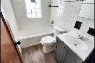 4235 W Fairmount Ave, Milwaukee, WI 53209 - Photo 6