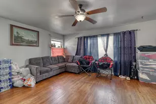 2125 S 97th St, West Allis, WI 53227 - Photo 8