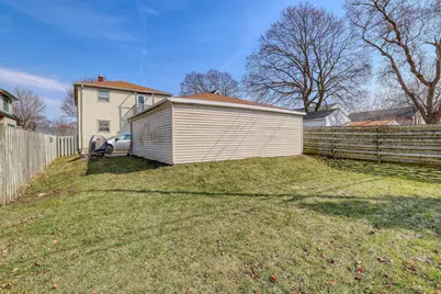 2125 S 97th St, West Allis, WI 53227 - Photo 32