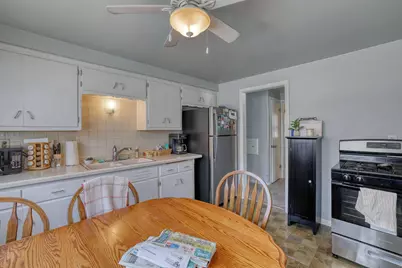 2125 S 97th St, West Allis, WI 53227 - Photo 4