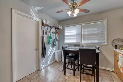 2125 S 97th St, West Allis, WI 53227 - Photo 16