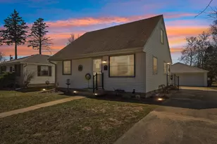 1308 West End Rd, Waukesha, WI 53188 - Photo 2