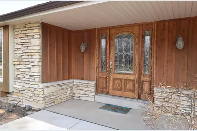 10570  Pallottine Dr, Greenfield, WI 53228 - Photo 4