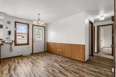 1736  Knoll Crest Dr, Sheboygan, WI 53081 - Photo 8