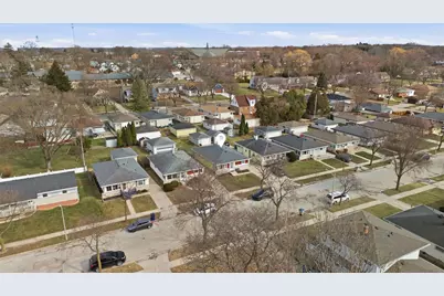 3134 S 98th St, Milwaukee, WI 53227 - Photo 4
