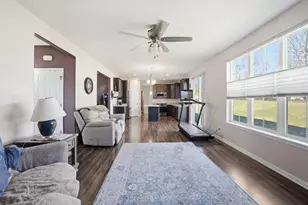 717 Chadwick Dr, Watertown, WI 53094 - Photo 6