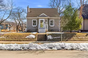 332 22nd St, La Crosse, WI 54601 - Photo 1