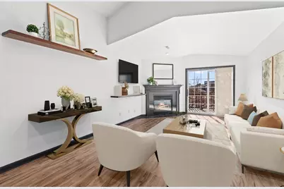 N17W26887 E Fieldhack Dr #H, Pewaukee, WI 53072 - Photo 4