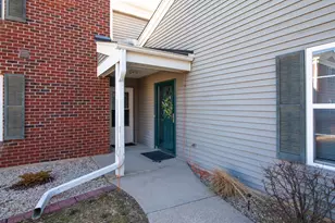 N17W26887 E Fieldhack Dr, Pewaukee, WI 53072 - Photo 2