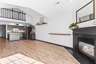 N17W26887 E Fieldhack Dr, Pewaukee, WI 53072 - Photo 8