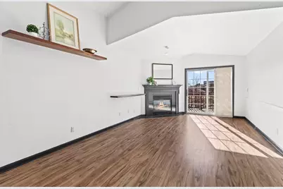 N17W26887 E Fieldhack Dr #H, Pewaukee, WI 53072 - Photo 6