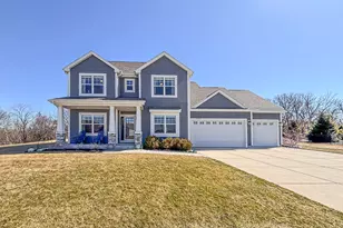 W275N358 Arrowhead Trail, Pewaukee, WI 53188 - Photo 1