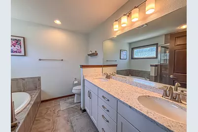 W275N358  Arrowhead Trl, Pewaukee, WI 53188 - Photo 28
