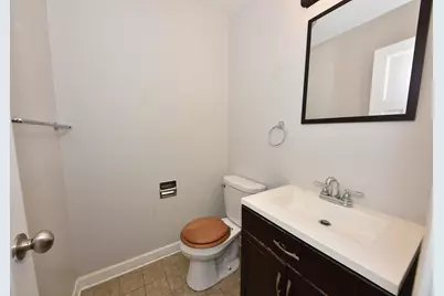 5669 S 24th St, Milwaukee, WI 53221 - Photo 12