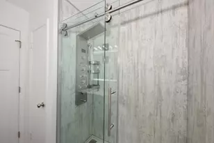 5669 S 24th St, Milwaukee, WI 53221 - Photo 20