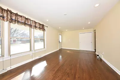 5669 S 24th St, Milwaukee, WI 53221 - Photo 4