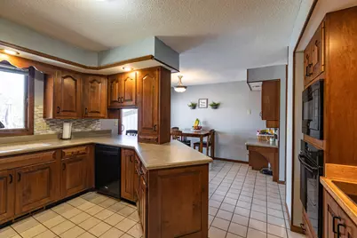 1206  Greenridge Dr, Onalaska, WI 54650 - Photo 10