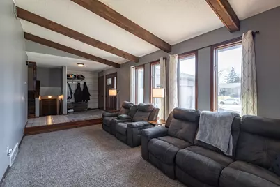 1206  Greenridge Dr, Onalaska, WI 54650 - Photo 4