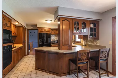 1206  Greenridge Dr, Onalaska, WI 54650 - Photo 8