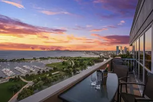 1660 N Prospect Ave, Milwaukee, WI 53202 - Photo 2