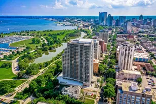 1660 N Prospect Ave, Milwaukee, WI 53202 - Photo 4