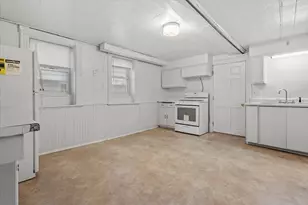 2053 S 25th St, Milwaukee, WI 53204 - Photo 26