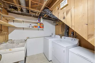 4216 S 89th St, Greenfield, WI 53228 - Photo 28