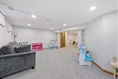 4216 S 89th St, Greenfield, WI 53228 - Photo 22