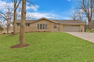 N17W27387 Lakefield Dr, Pewaukee, WI 53072 - Photo 1