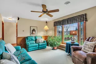 N17W27387 Lakefield Dr, Pewaukee, WI 53072 - Photo 6