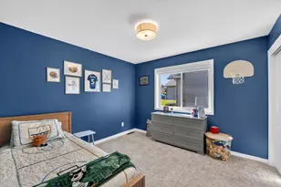 W199N17111 Ridgeway Dr, Jackson, WI 53037 - Photo 12