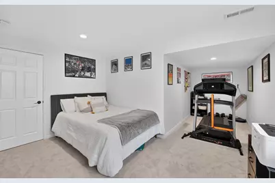 W199N17111  Ridgeway Dr, Jackson, WI 53037 - Photo 18