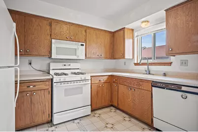 9806 W Morgan Ave, Milwaukee, WI 53228 - Photo 6