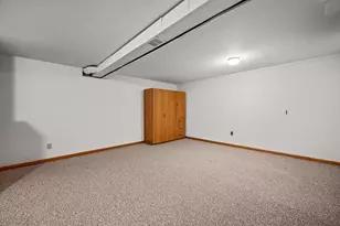 9806 W Morgan Ave, Milwaukee, WI 53228 - Photo 22